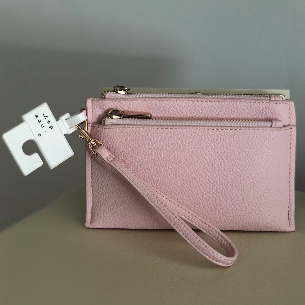 Blush wristlet